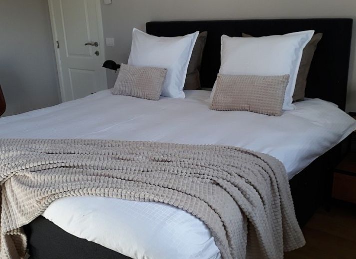 Gezellig terras bij Valant B&B in Brugge, West-Vlaanderen, ideaal voor ontspannen momenten.