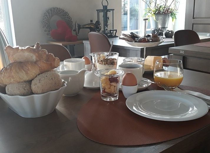 Stijlvol uithangbord van Valant bed and breakfast in Brugge, West-Vlaanderen, Belgie.