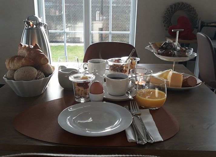 Stijlvol uithangbord van Valant bed and breakfast in Brugge, West-Vlaanderen, Belgie.