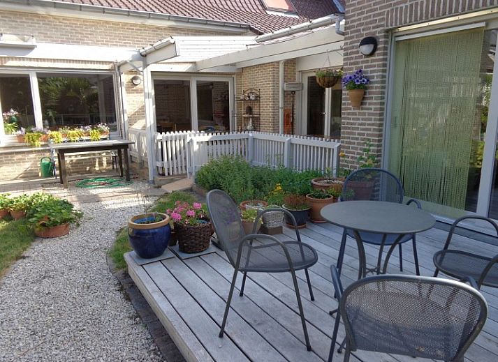 Geniessen Sie den bezaubernden Garten von Bonvena bed and breakfast in Dentergem, Westflandern.