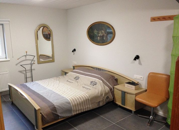 Informatives Plakat der Fruehstueckspension Aalsters Genot in Aalst, Ostflandern, mit Einrichtungen und Lage.