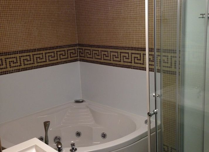 Informatives Plakat der Fruehstueckspension Aalsters Genot in Aalst, Ostflandern, mit Einrichtungen und Lage.