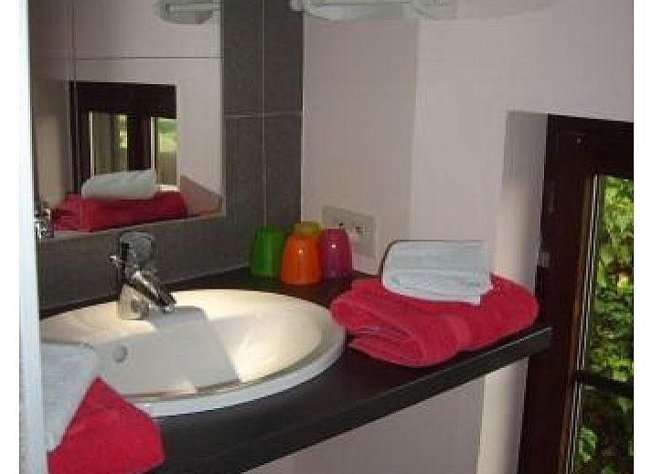 Ontbijtzaal van Bed and Breakfast Martine Haerens in de Leiestreek, Oost-Vlaanderen, met een heerlijk ontbijt.