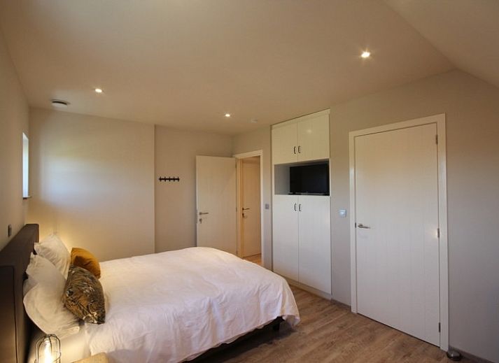 B&B 't Mjeels Pierke in Meerle, Antwerp with inviting terrace and green garden.