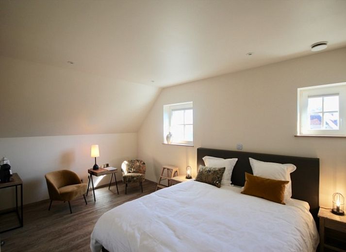 Breakfast with fresh fruit and croissants at B&B 't Mjeels Pierke, Meerle, Antwerp.