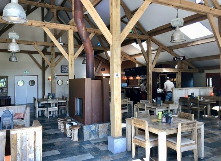 Modern bathroom with skylight at B&B 't Mjeels Pierke in Meerle, Antwerp.