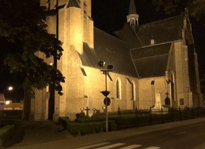 Stylish bedroom with double bed in B&B 't Mjeels Pierke, Meerle, Antwerp.