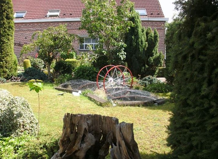 Gemuetliches Zimmer in der Fruehstueckspension Moerkantheide in Essen, Antwerpen, mit Oberlicht und beruhigender Atmosphaere.