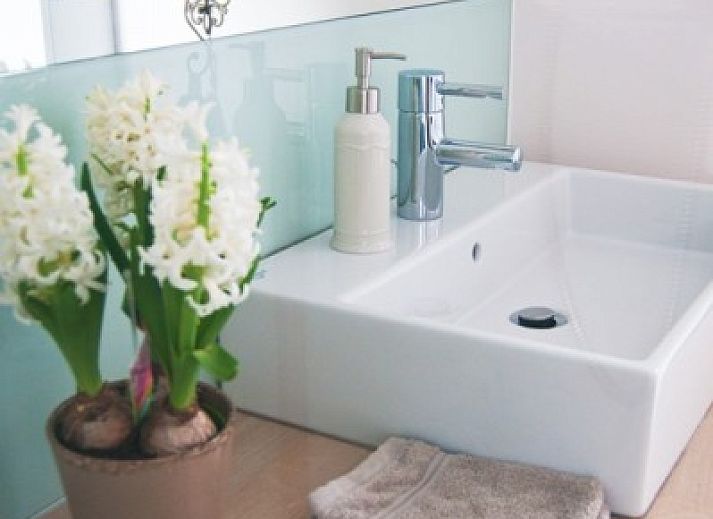 Komfortables Zimmer in der Fruehstueckspension De Fruithoeve, Tongeren, Limburg, Belgien.