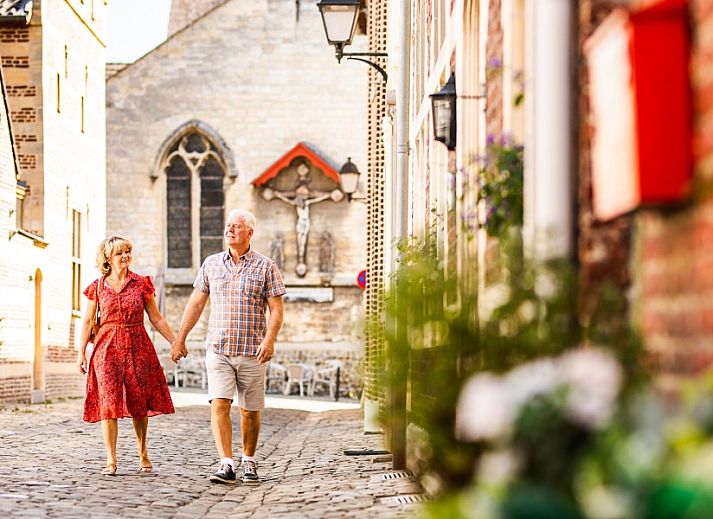 Modern bathroom in B&B Viator Tongeren, Tongeren with stylish decor and comfortable amenities.
