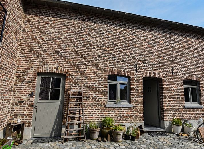 Welcome to B&B De Bloesem in Tongeren, Limburg, Belgium, a charming bed and breakfast.