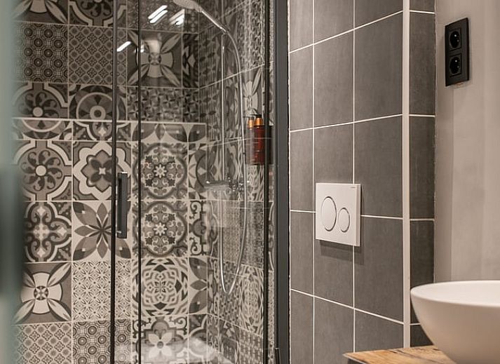 Uitgebreid ontbijtbuffet met vers fruit en broodjes in Vakantiehuisje in Stoumont, Ardennen.