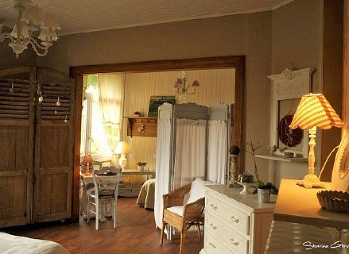 La Rose Laitiere bed and breakfast in Saint Martin Sur Ecaillon met charmante tuin en vijver in Henegouwen, Belgie.