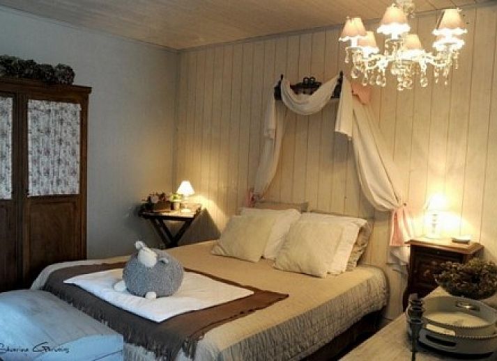 La Rose Laitiere bed and breakfast in Saint Martin Sur Ecaillon met charmante tuin en vijver in Henegouwen, Belgie.