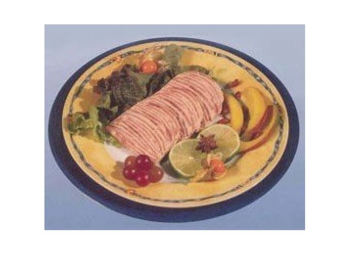 Gezellige binnenruimte van La Rose Laitiere in Saint Martin Sur Ecaillon, Henegouwen, met rustieke inrichting en zonlicht.