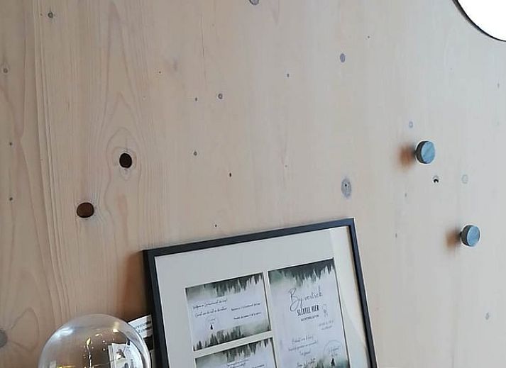 Collage van Huisje in Tailles, bed and breakfast in de Ardennen, met diverse kamers en prachtige omgeving.