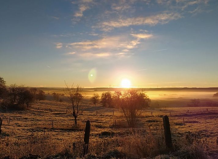 Comfortabele binnenruimte met zitgedeelte in Vakantiehuis in Bertogne, bed and breakfast in de Ardennen, Belgie.