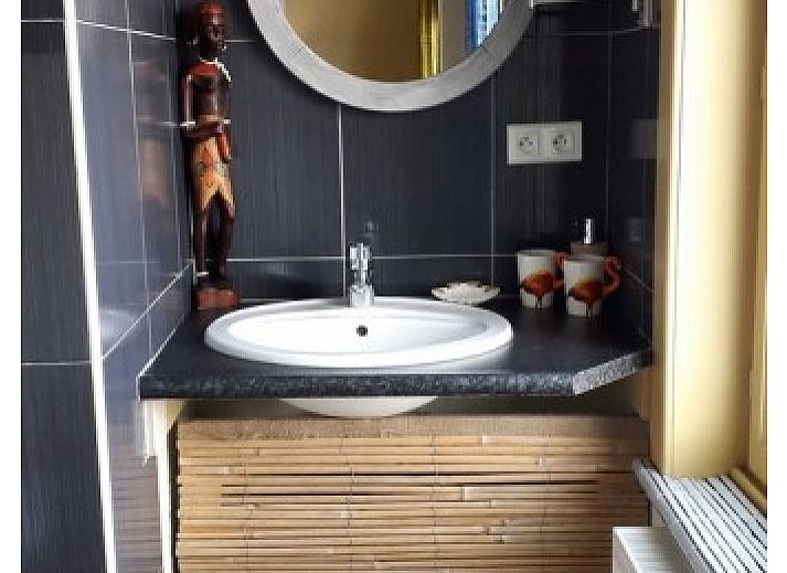 Modern bathroom in Charlatan bed and breakfast, Knokke-Heist, Belgian coast, with stylish shower.