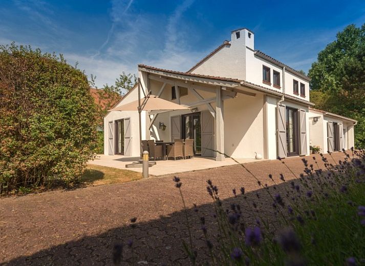 Luftaufnahme von B & B YACA, einem charmanten Bed & Breakfast in De Haan an der belgischen Kueste.