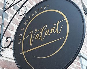 Stijlvol uithangbord van Valant bed and breakfast in Brugge, West-Vlaanderen, Belgi.