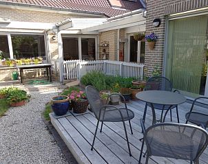Gezellig terras bij Bonvena bed and breakfast, ideaal voor ontspanning in Dentergem, Belgi.