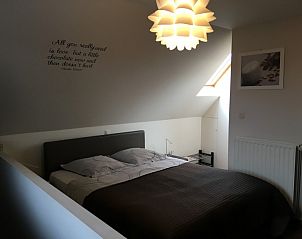 Knusse slaapkamer onder het dak van B&B De Zoete Kers, Wakken.
