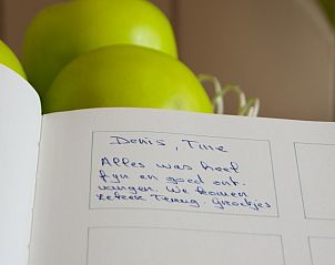 Gastenboek met positieve recensie in De Fruithoeve bed and breakfast, Tongeren, Limburg, Belgi.
