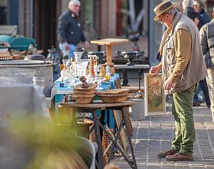 Antiekmarkt in Tongeren, Belgi nabij B&B Viator Tongeren, een paradijs voor verzamelaars.